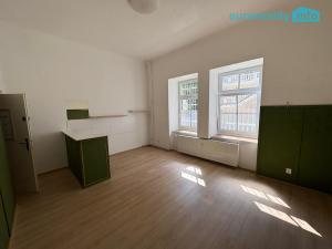 Pronájem kanceláře, Mariánské Lázně, Hlavní třída, 45 m2