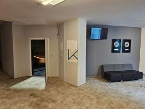 Pronájem obchodního prostoru, Praha - Žižkov, Hartigova, 600 m2