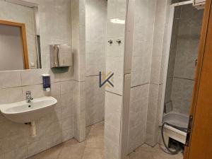 Pronájem obchodního prostoru, Praha - Žižkov, Hartigova, 600 m2