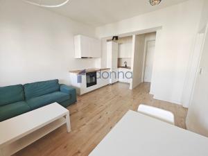 Pronájem bytu 2+kk, Praha, Hartigova, 56 m2
