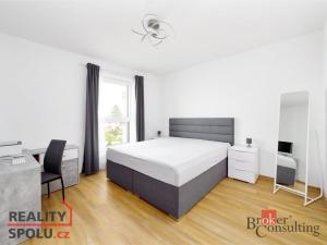 Pronájem bytu 2+kk, Praha, Za černým mostem, 50 m2
