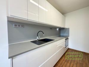 Pronájem bytu 4+1, Praha, Vondroušova, 92 m2