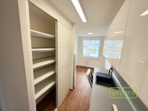 Pronájem bytu 4+1, Praha, Vondroušova, 92 m2