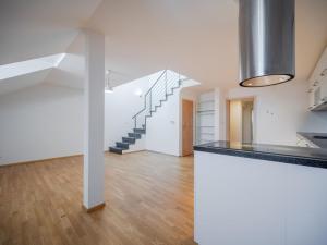 Pronájem bytu 3+kk, Praha - Smíchov, V lesíčku, 90 m2