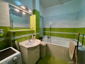 Pronájem bytu 2+kk, Hodonín, Čajkovského, 52 m2