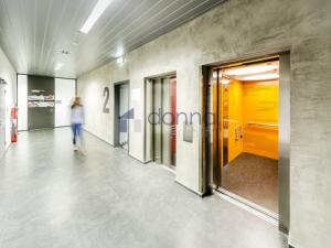 Pronájem obchodního prostoru, Praha, Nádražní, 1637 m2