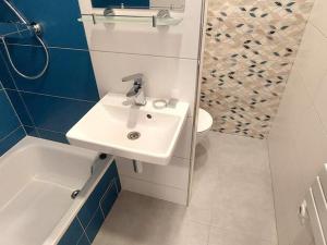 Pronájem bytu 1+1, Valašské Meziříčí - Krásno nad Bečvou, Nádražní, 41 m2
