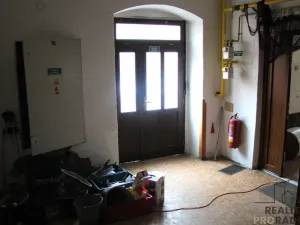 Pronájem komerční nemovitosti, Smečno, Jiráskova, 270 m2