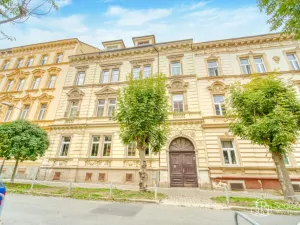 Prodej bytu 3+1, Plzeň - Jižní Předměstí, Antonína Uxy, 105 m2