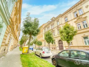 Prodej bytu 3+1, Plzeň - Jižní Předměstí, Antonína Uxy, 105 m2