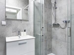 Pronájem bytu 1+kk, Praha - Kyje, Za černým mostem, 27 m2