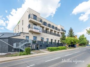 Pronájem bytu 2+kk, Praha - Kyje, Za černým mostem, 56 m2