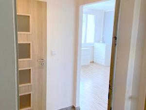 Pronájem bytu 1+kk, Praha - Střížkov, Českolipská, 27 m2
