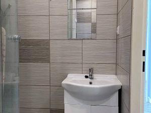 Pronájem bytu 1+kk, Praha - Střížkov, Českolipská, 27 m2