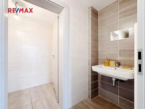 Pronájem obchodního prostoru, Neslovice, Lesní, 66 m2