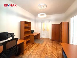 Pronájem kanceláře, Praha - Vinohrady, Kolínská, 127 m2