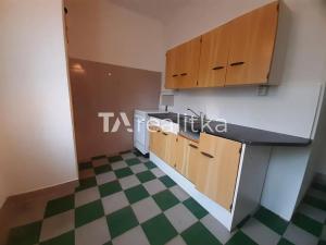 Prodej bytu 2+1, Karviná, Božkova, 56 m2