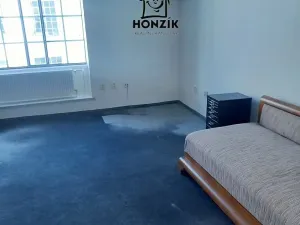 Pronájem kanceláře, Praha - Nové Město, Zlatnická, 60 m2