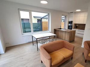 Pronájem rodinného domu, Praha - Újezd nad Lesy, Staroújezdská, 98 m2