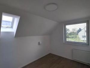 Pronájem rodinného domu, Praha - Újezd nad Lesy, Staroújezdská, 98 m2