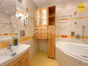 Pronájem bytu 3+1, Třebíč, Kmochova, 77 m2