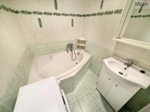 Prodej bytu 2+1, Osek, Hrdlovská, 63 m2