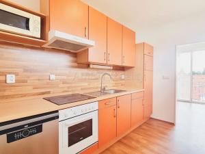 Pronájem bytu 2+1, Praha - Kbely, Pod Nouzovem, 59 m2