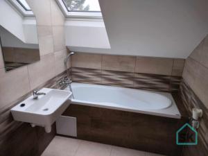 Pronájem bytu 1+kk, Krnov - Pod Bezručovým vrchem, B. Němcové, 42 m2