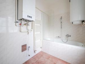 Prodej rodinného domu, Praha - Dolní Chabry, Obslužná, 100 m2