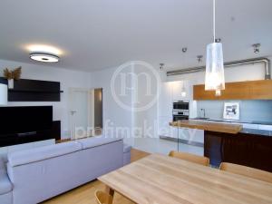 Pronájem bytu 2+kk, Brno, Trýbova, 72 m2