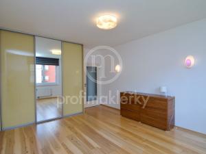 Pronájem bytu 2+kk, Brno, Trýbova, 72 m2