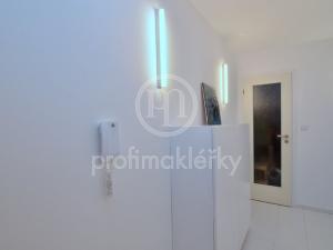 Pronájem bytu 2+kk, Brno, Trýbova, 72 m2