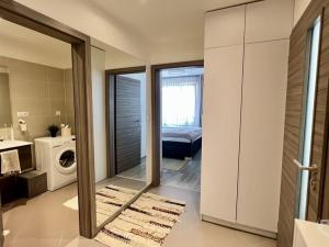 Prodej bytu 2+kk, Praha - Holešovice, V háji, 50 m2