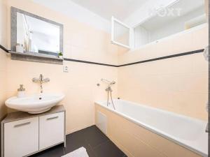 Prodej bytu 2+1, Hradec Králové, Jiráskovo náměstí, 55 m2