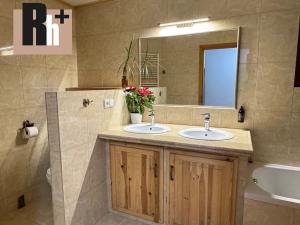 Prodej rodinného domu, Štramberk, 240 m2