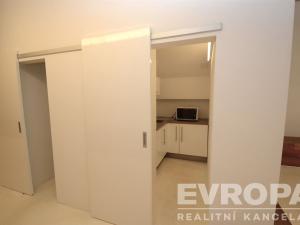 Pronájem obchodního prostoru, Praha - Holešovice, Na Maninách, 250 m2