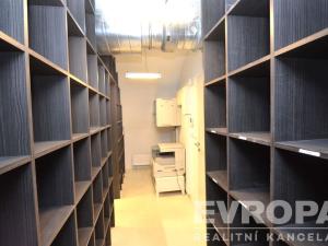 Pronájem obchodního prostoru, Praha - Holešovice, Na Maninách, 250 m2