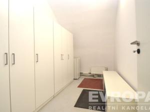Pronájem obchodního prostoru, Praha - Holešovice, Na Maninách, 250 m2
