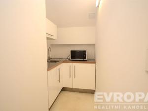 Pronájem obchodního prostoru, Praha - Holešovice, Na Maninách, 250 m2