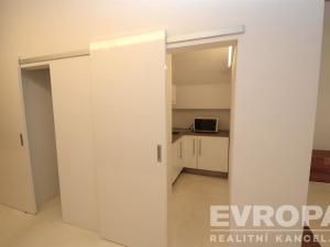 Pronájem obchodního prostoru, Praha - Holešovice, Na Maninách, 250 m2