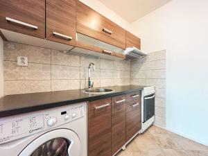 Pronájem bytu 2+kk, Praha - Stodůlky, Bronzová, 45 m2