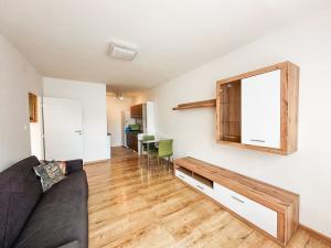 Pronájem bytu 2+kk, Praha - Stodůlky, Bronzová, 45 m2
