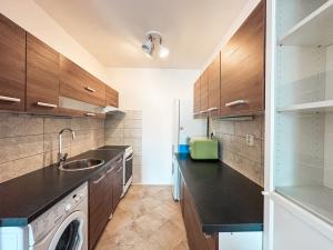 Pronájem bytu 2+kk, Praha - Stodůlky, Bronzová, 45 m2