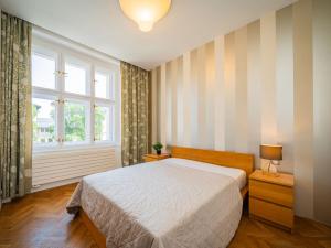 Pronájem bytu 2+kk, Praha - Nusle, Bartoškova, 50 m2