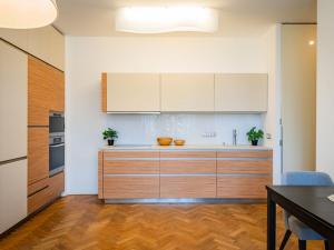 Pronájem bytu 2+kk, Praha - Nusle, Bartoškova, 50 m2