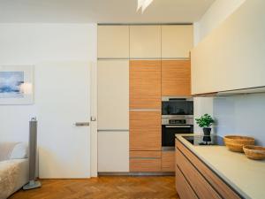 Pronájem bytu 2+kk, Praha - Nusle, Bartoškova, 50 m2