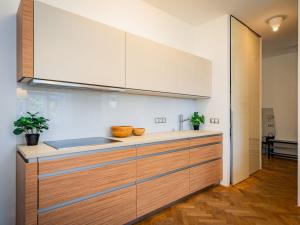 Pronájem bytu 2+kk, Praha - Nusle, Bartoškova, 50 m2