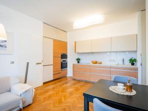 Pronájem bytu 2+kk, Praha - Nusle, Bartoškova, 50 m2