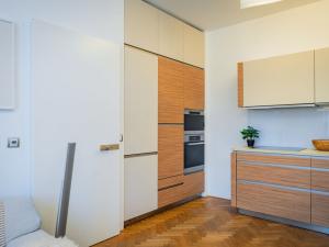 Pronájem bytu 2+kk, Praha - Nusle, Bartoškova, 50 m2
