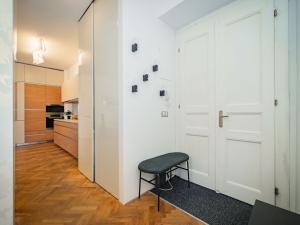 Pronájem bytu 2+kk, Praha - Nusle, Bartoškova, 50 m2